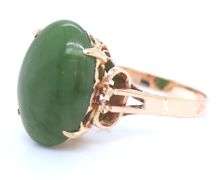14kt Yellow gold Oval green Jade ring