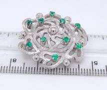 18kt White gold Emerald flower brooch