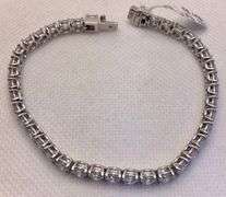 LOVELY 14K WHITE GOLD LAB GROWN DIAMOND TENNIS BRACELET
