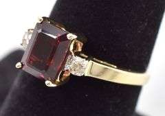 Fantastic 14K Yellow Gold Ring with Red Garnet and Diamond Gemstones