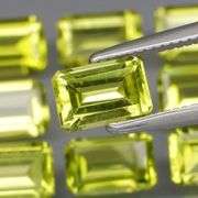 Vibrant 5.54ct Peridot set