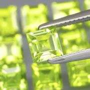 Princess cut unheated! 4.37ct Peridot set