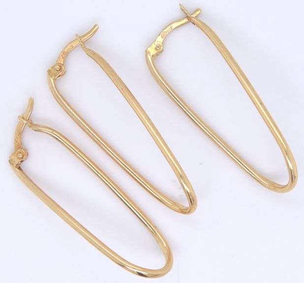 14kt Yellow gold oval hoop earrings