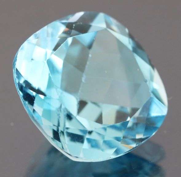Tremendous! 15.77ct high quality VS Swiss blue Topaz