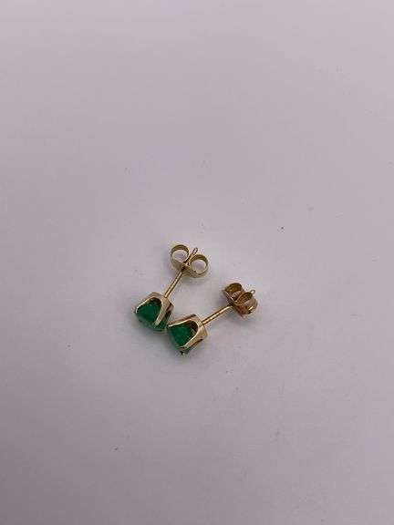 .6g 14k YG Earrings Emeralds