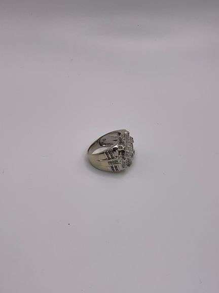 10.6g 14k WG Mens Diamond Ring Size 10