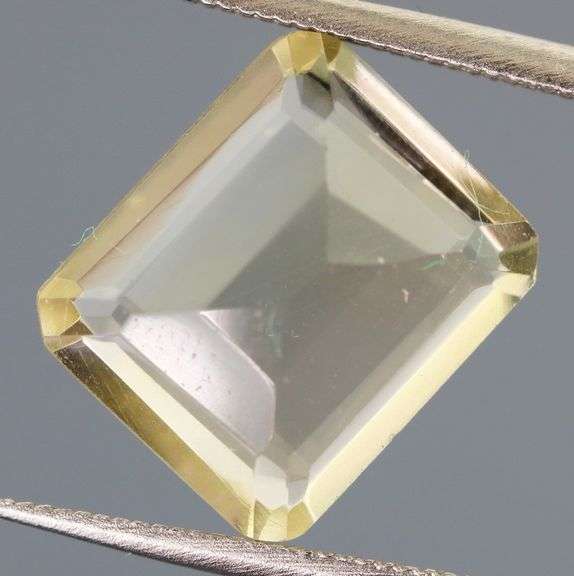 Awesome emerald cut 3.95ct golden Citrine