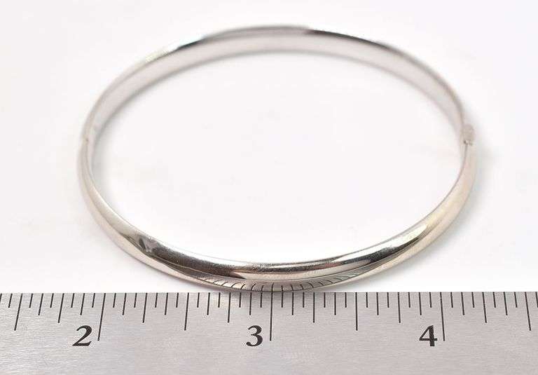 Fantastic 14K White Gold Hinged Bracelet