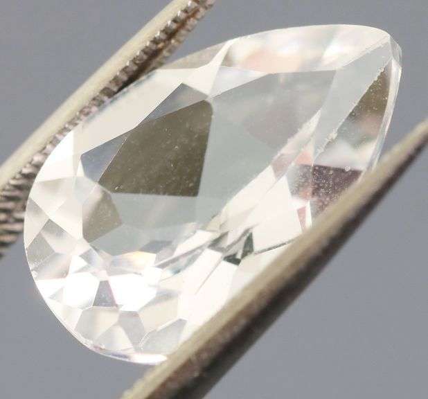 Stunning 6.72ct untreated diamond white Topaz