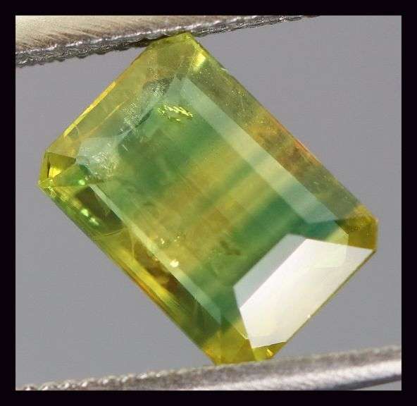Rare bi-color 1.58ct blue and yellow Sapphire