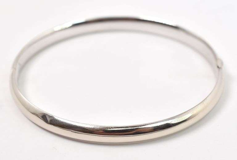 Fantastic 14K White Gold Hinged Bracelet