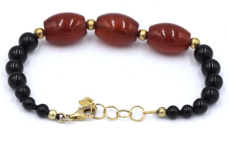 Set of black onyx and amber necklace with bracelet and dangle earrings