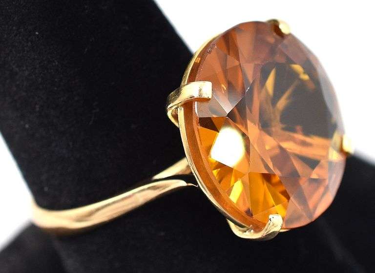 Superb 18K Yellow Gold Citrine Signet Ring