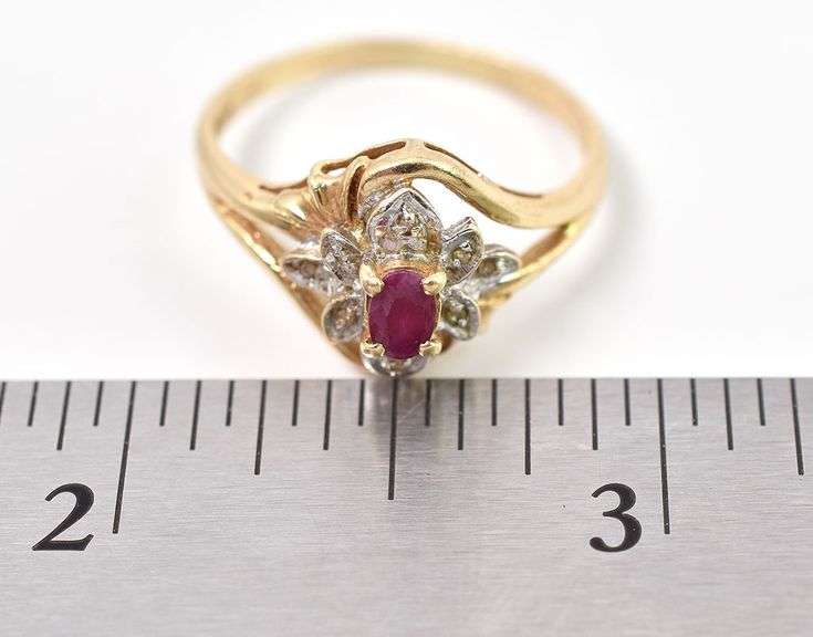 Beautiful 10K Yellow Gold Ruby and Diamond Flower Ring