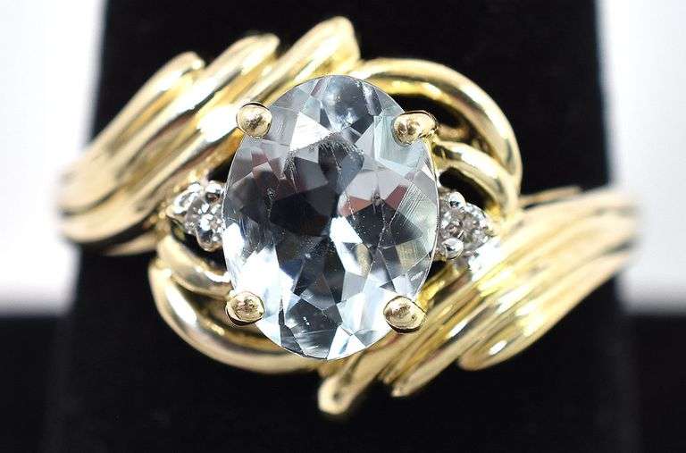 Angelic 14K Yellow Gold Aquamarine and Diamond Gemstone Ring