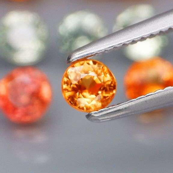 Brilliant hues! 6.65ct Sapphire set