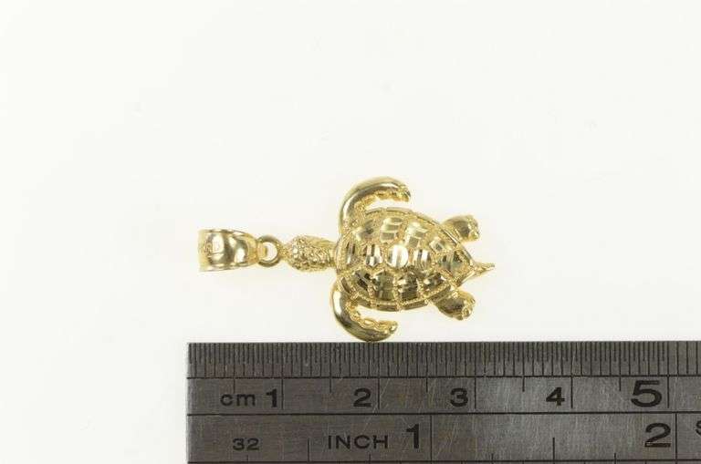 14K Yellow Gold Ornate Sea Turtle Ocean Animal Pendant