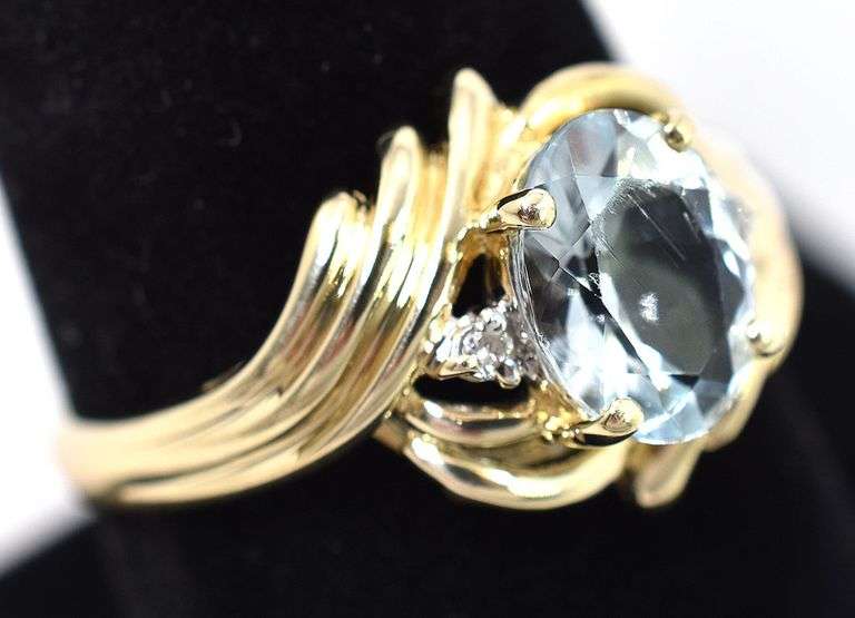 Angelic 14K Yellow Gold Aquamarine and Diamond Gemstone Ring