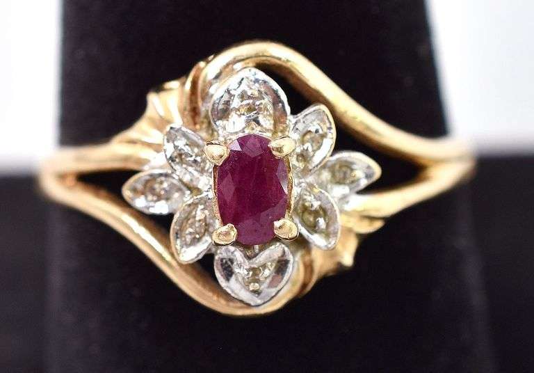 Beautiful 10K Yellow Gold Ruby and Diamond Flower Ring
