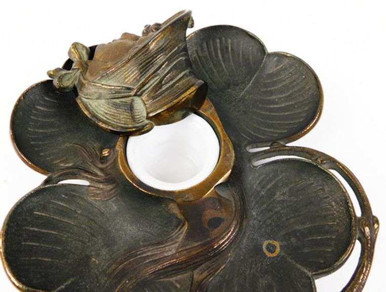 Antique Lady & 4 Leaf Clover Inkwell