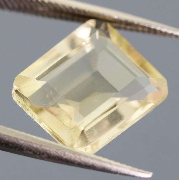 Awesome emerald cut 3.95ct golden Citrine