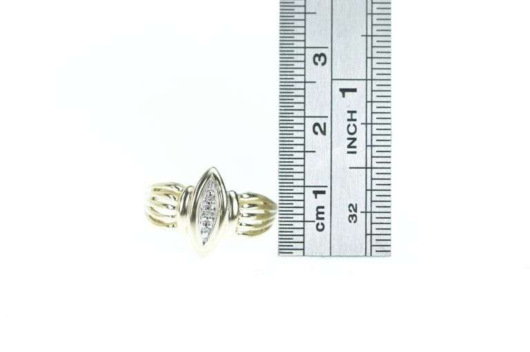10K Yellow Gold Diamond Grooved Cluster Vintage Ring