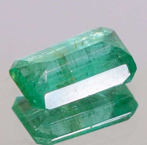 Marvelous 1.12ct untreated Colombian Emerald