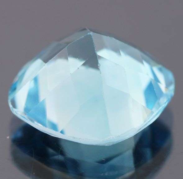 Tremendous! 15.77ct high quality VS Swiss blue Topaz
