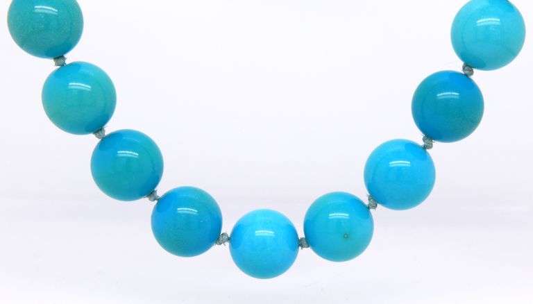 Turquoise necklace with 18kt gold clasp