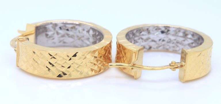 14kt Yellow gold fancy design hoop earrings
