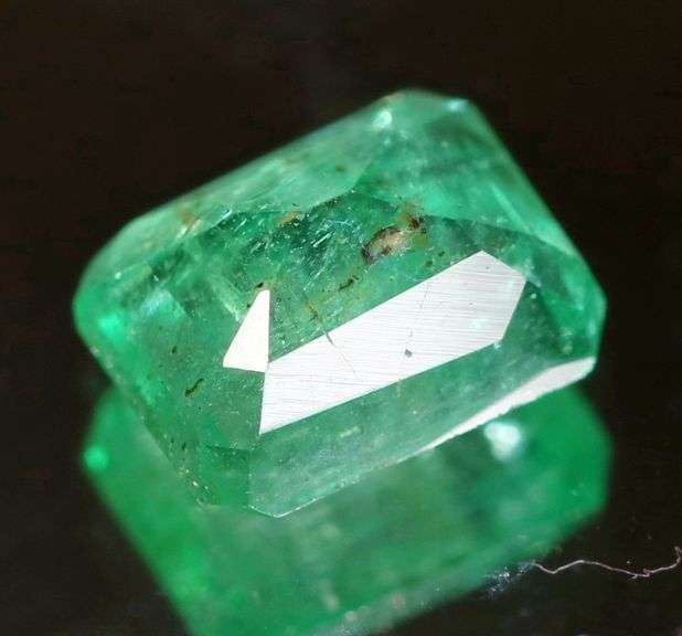 Gorgeous .98ct bright green Colombian Emerald
