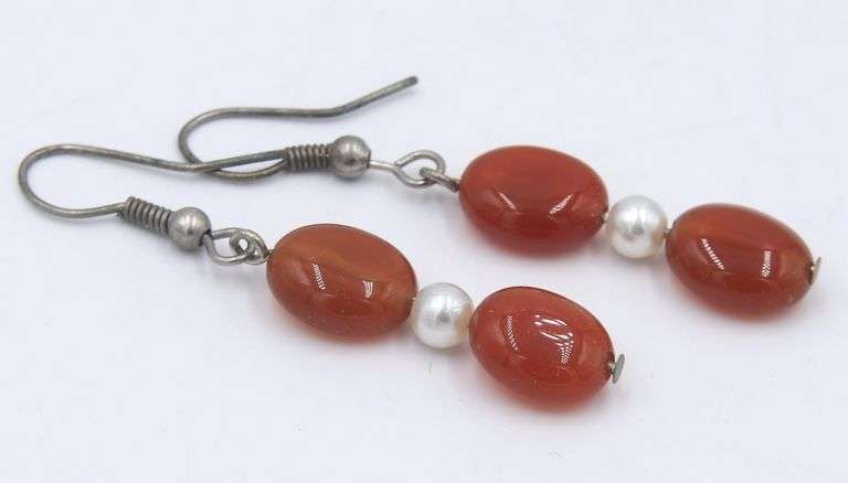 Set of multi row pearl and red agate necklace with matching bracelet and dangle earrings