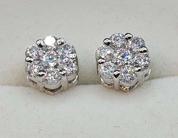 Dazzling 2.5 Ct VVs1 White E-F Fire Moissanite Cluster Earrings