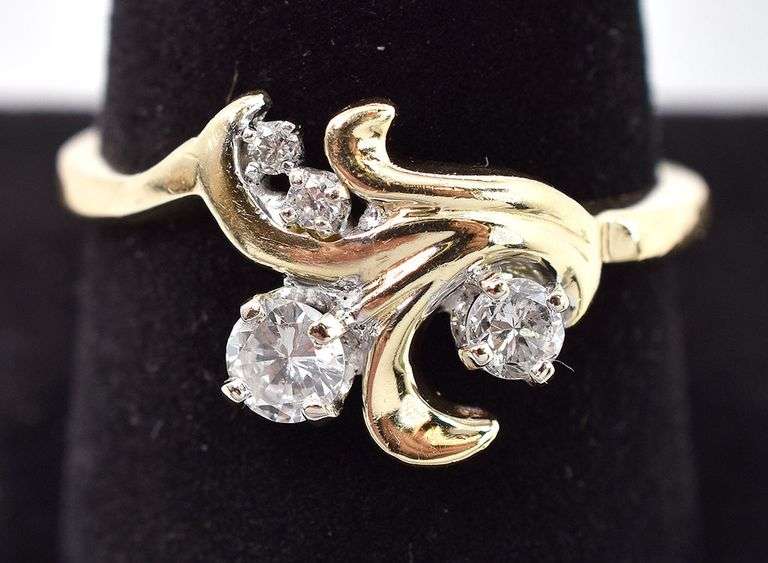 Dazzling 14K Yellow Gold Diamond Ring