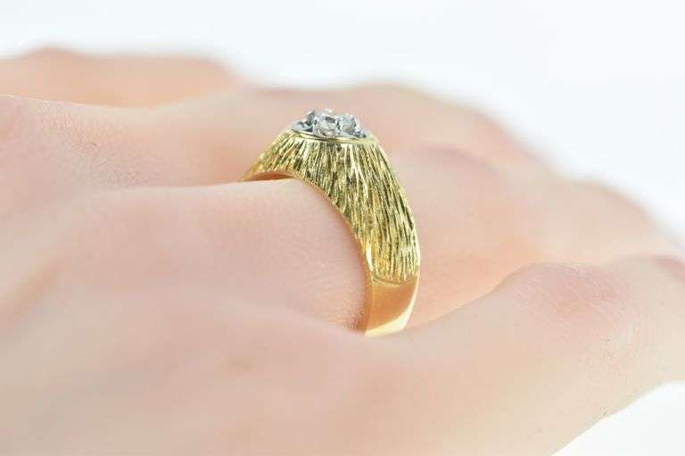 14K Yellow Gold 0.20 Ct Retro Grooved Vintage Statement Ring