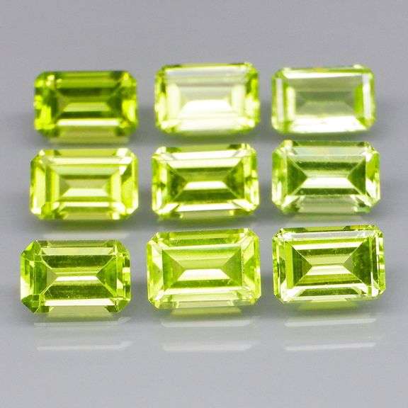 Vibrant 5.85ct Peridot set