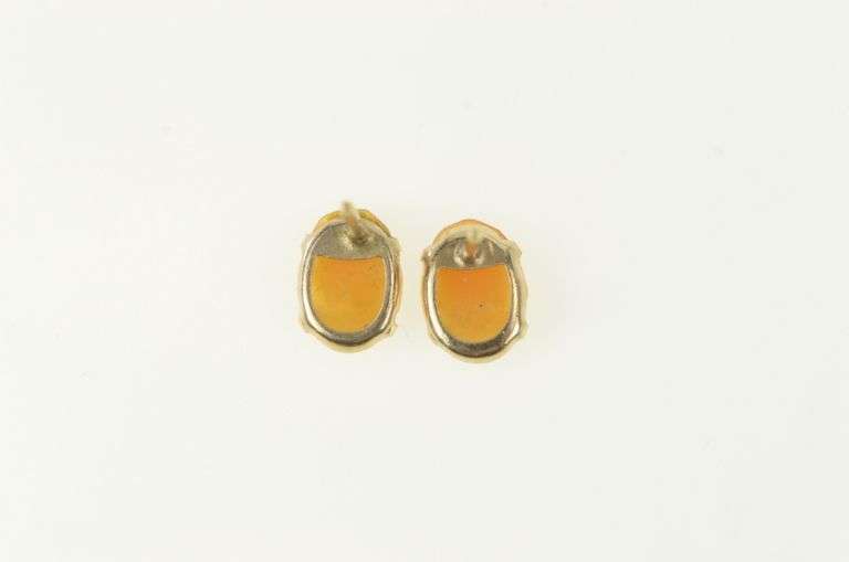 14K Yellow Gold Inset Cameo Women Vintage Stud Earrings