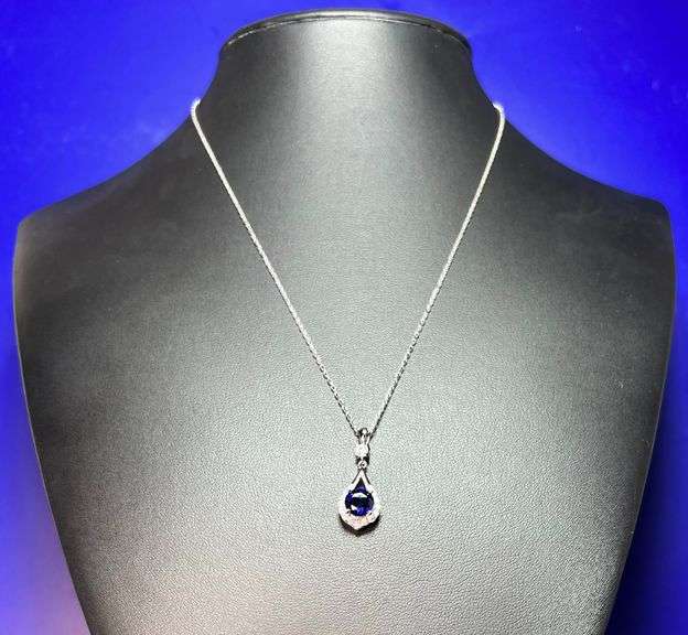 14 Kt White Gold Plated Midnight Blue 1.5 Ct Lab VVs1 Blue Sapphire Pendant