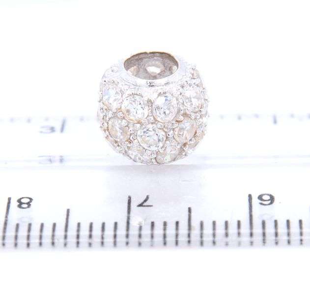 18kt White gold CZ ball pendant