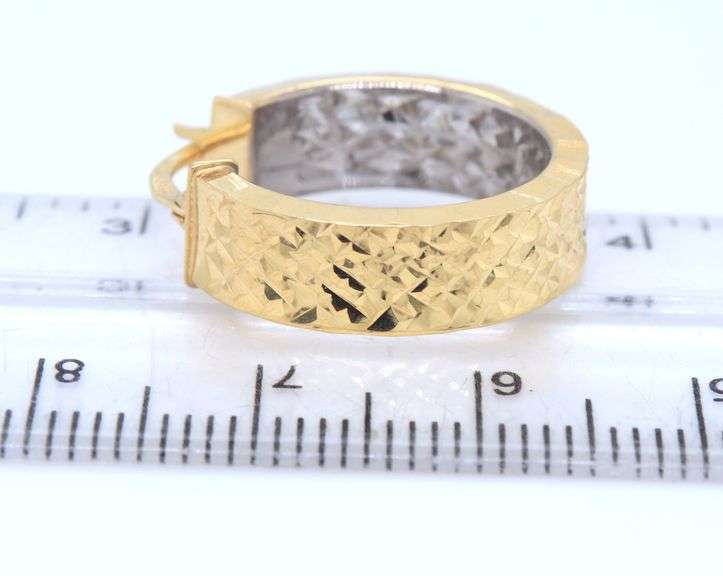 14kt Yellow gold fancy design hoop earrings