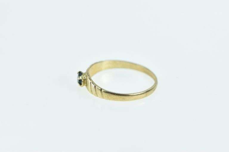 10K Yellow Gold Round Syn. Emerald Vintage Baby Ring