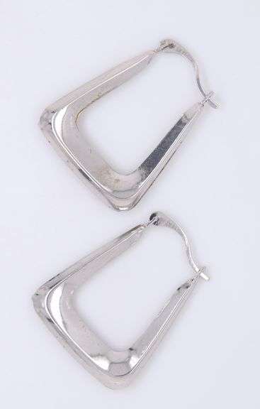 14kt White gold Triangle hoop earrings