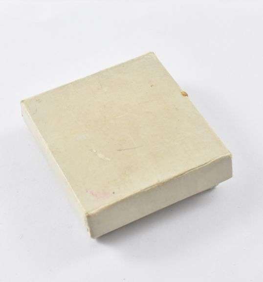 White Bank Holiday US $5/$2.50 Box 1920s Gold Coin Gift Presentation