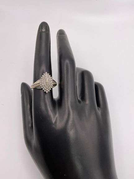 3.6g 10k YG Diamond Cluster Ring Size 8