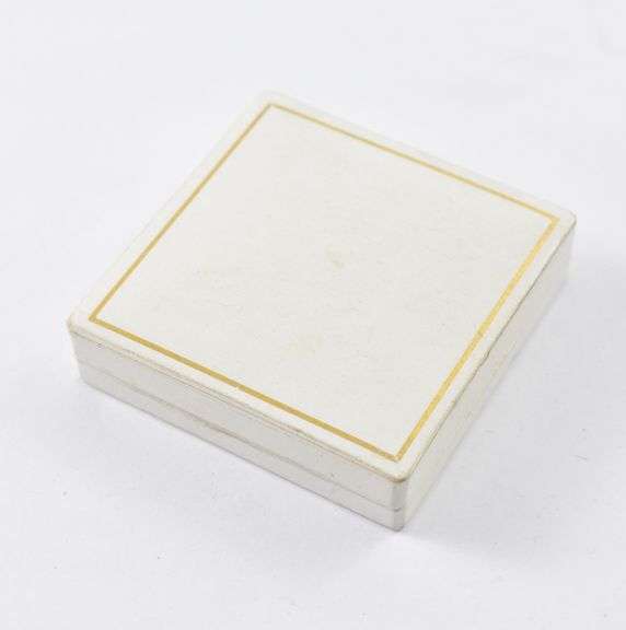 White Bank Holiday US $5/$2.50 Box 1920s Gold Coin Gift Presentation