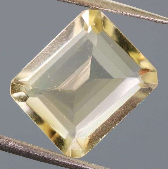 Awesome emerald cut 3.95ct golden Citrine