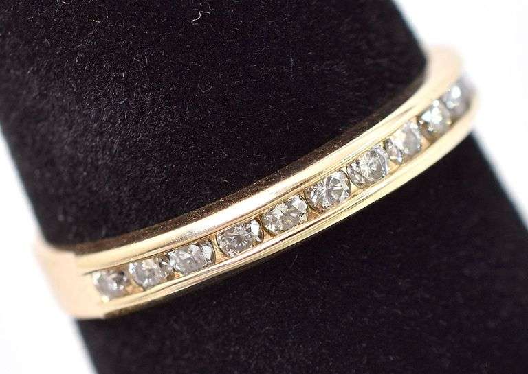 Amazing 14K Yellow Gold Diamond Band Ring