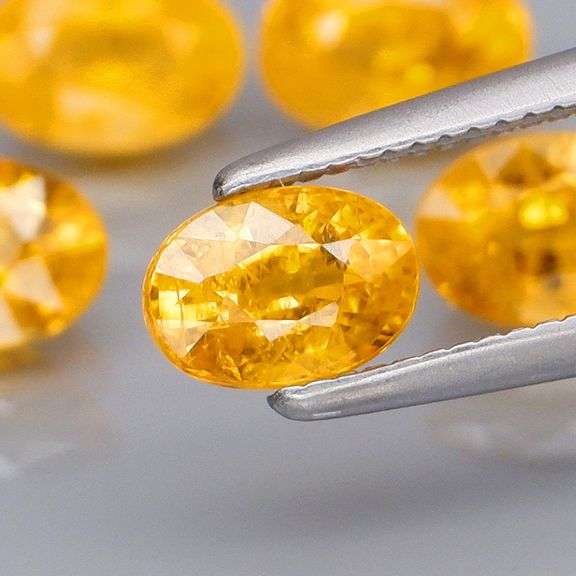 Glittering 3.43ct set of golden Ceylon Sapphires