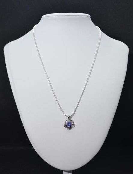 Nataural 1.5 Ct Tanzanite Solid 925 Sterling Silver Pendant
