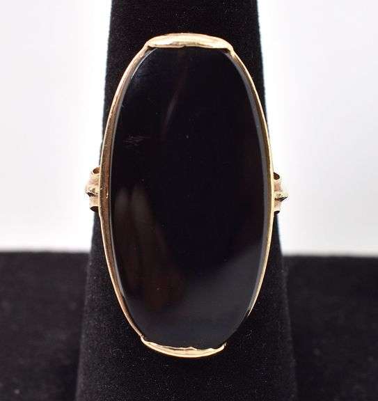 Sturdy 10K Yellow Gold Black Onyx Gemstone Ring